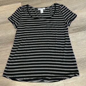 🆕 White House Black Market Womens Scoop Neck Top, Size XS